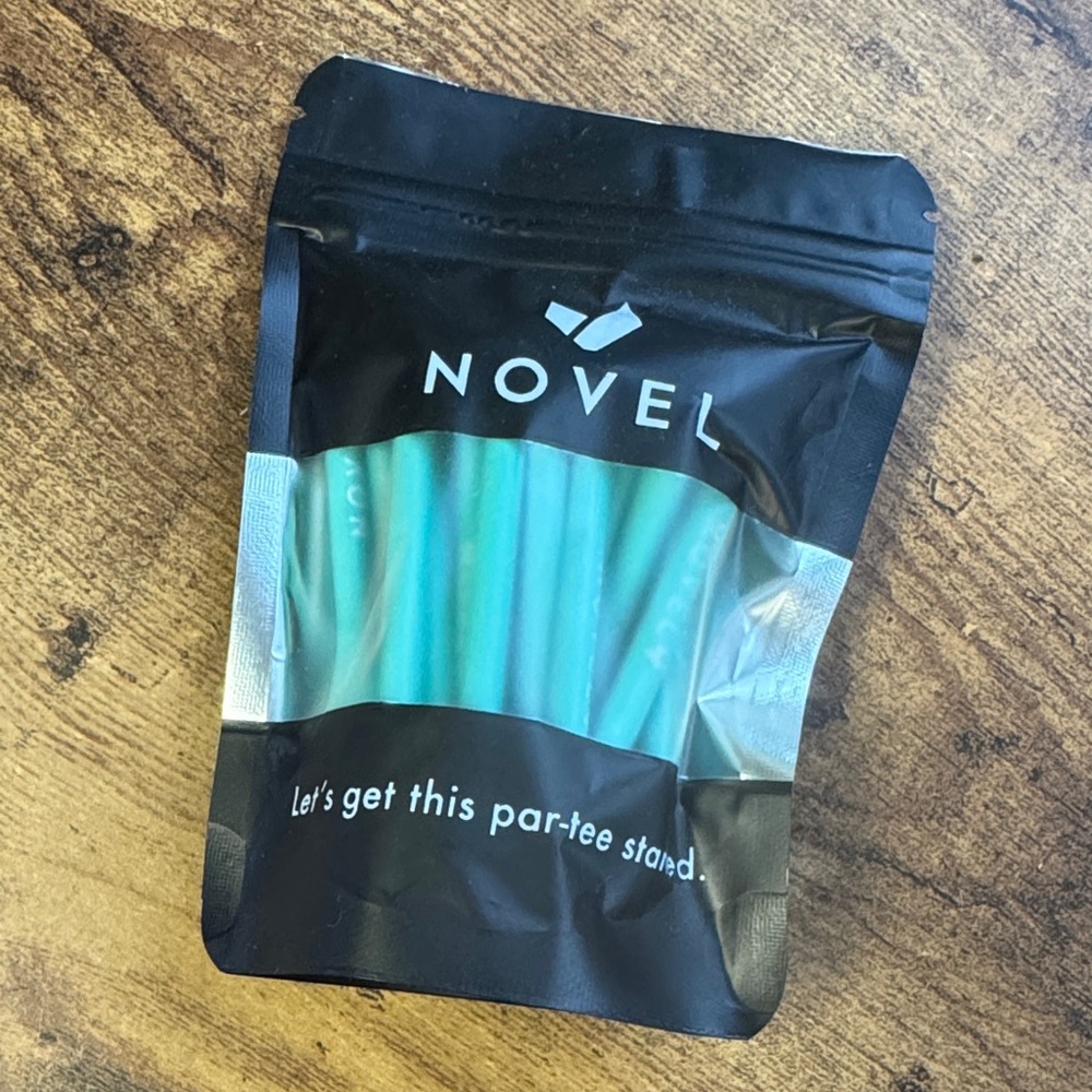 Novel • Teal Golf Tees Set